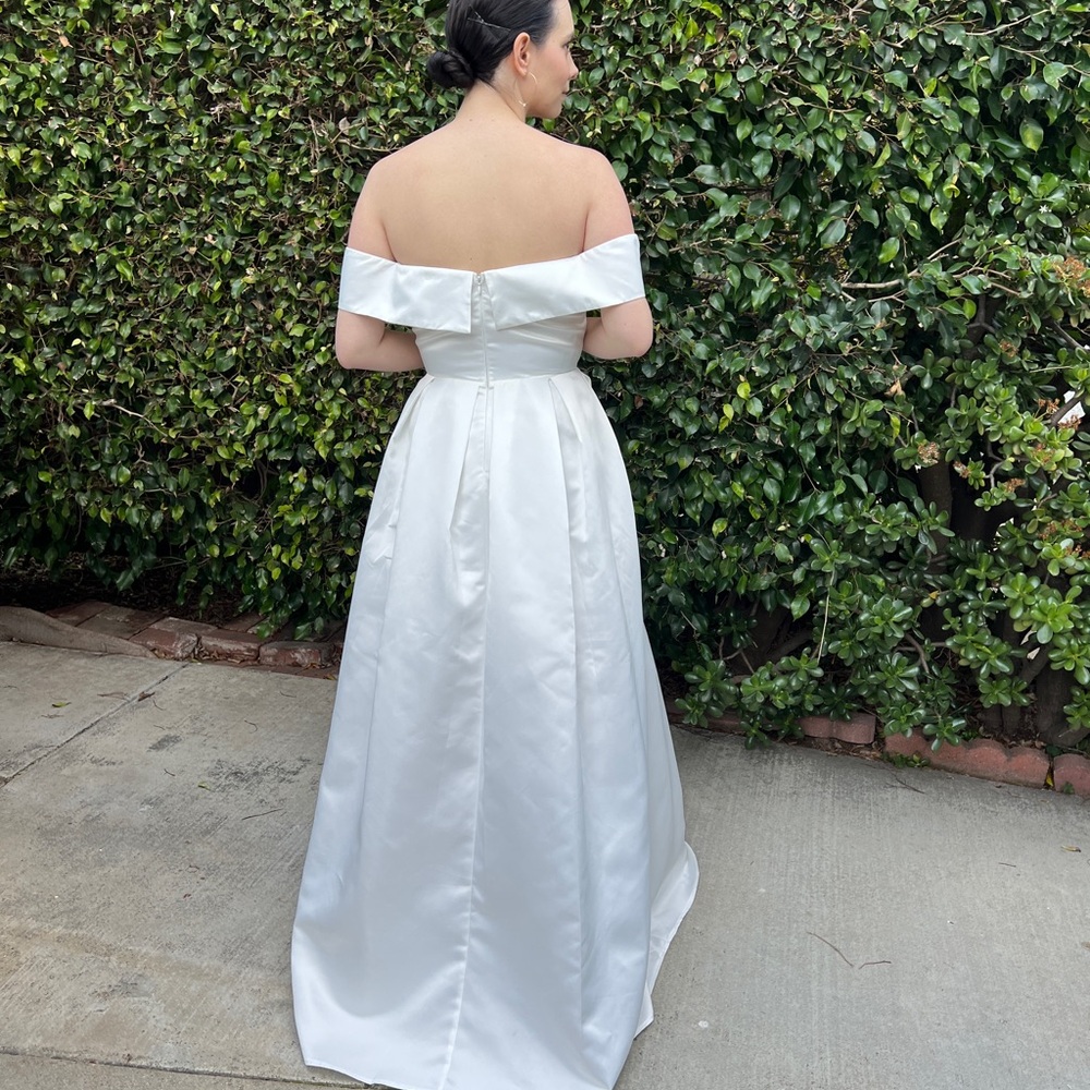 Off shoulder Aline satin wedding Gown with leg slit - Picture 3 of 5